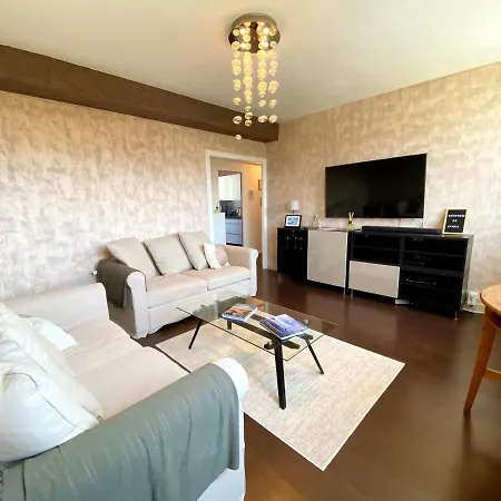 Cosy - Vue Sur Les Montagnes